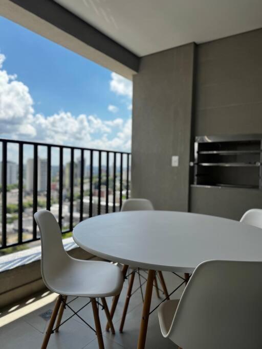 Apartamento Novo e Completo no Centro de Foz