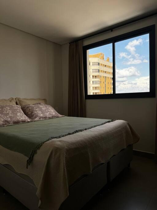 Apartamento Novo e Completo no Centro de Foz
