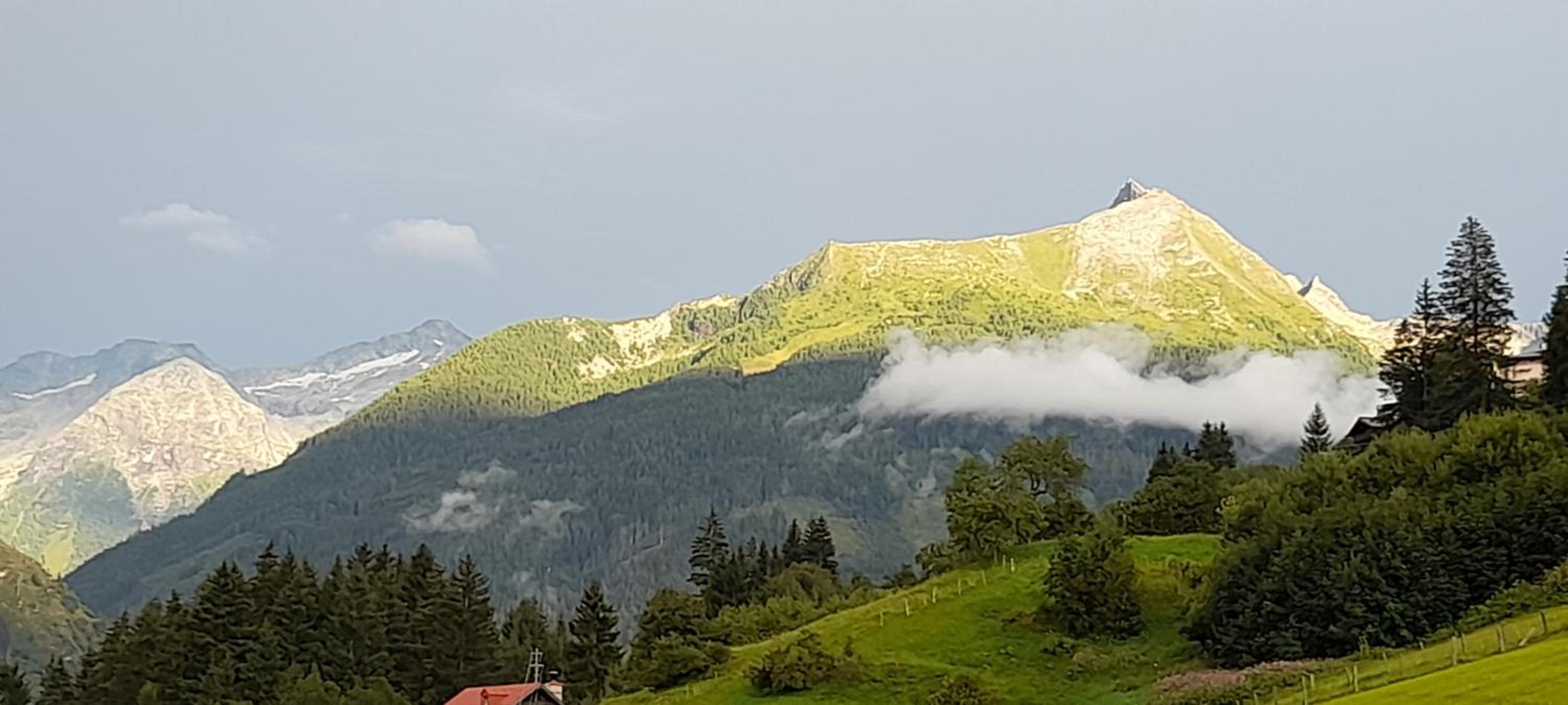Ferienwohnung am Krausberghof mit Balkon und Parkplatz, Aufenthaltsraum mit Spielmöglichkeiten, Erholung- inmitten der Natur, 6 Fahrminuten zur Alpentherme