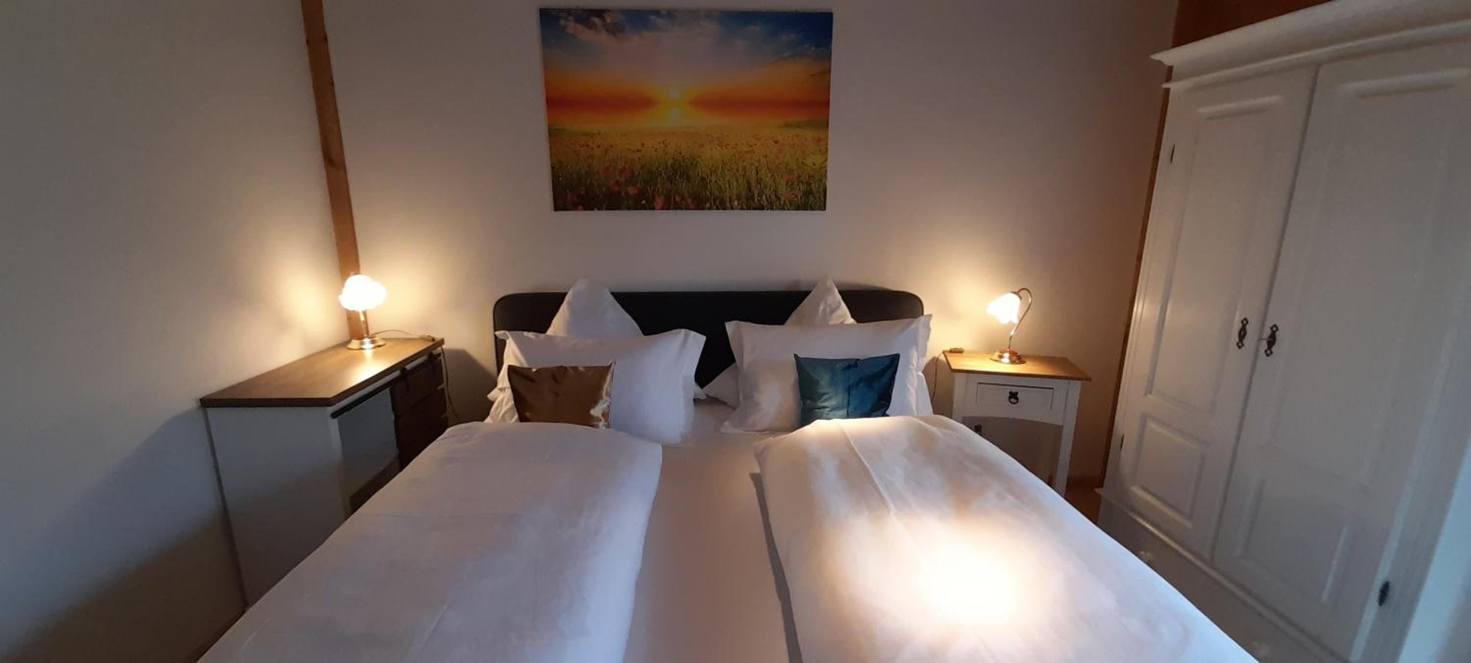 Ferienwohnung am Krausberghof mit Balkon und Parkplatz, Aufenthaltsraum mit Spielmöglichkeiten, Erholung- inmitten der Natur, 6 Fahrminuten zur Alpentherme
