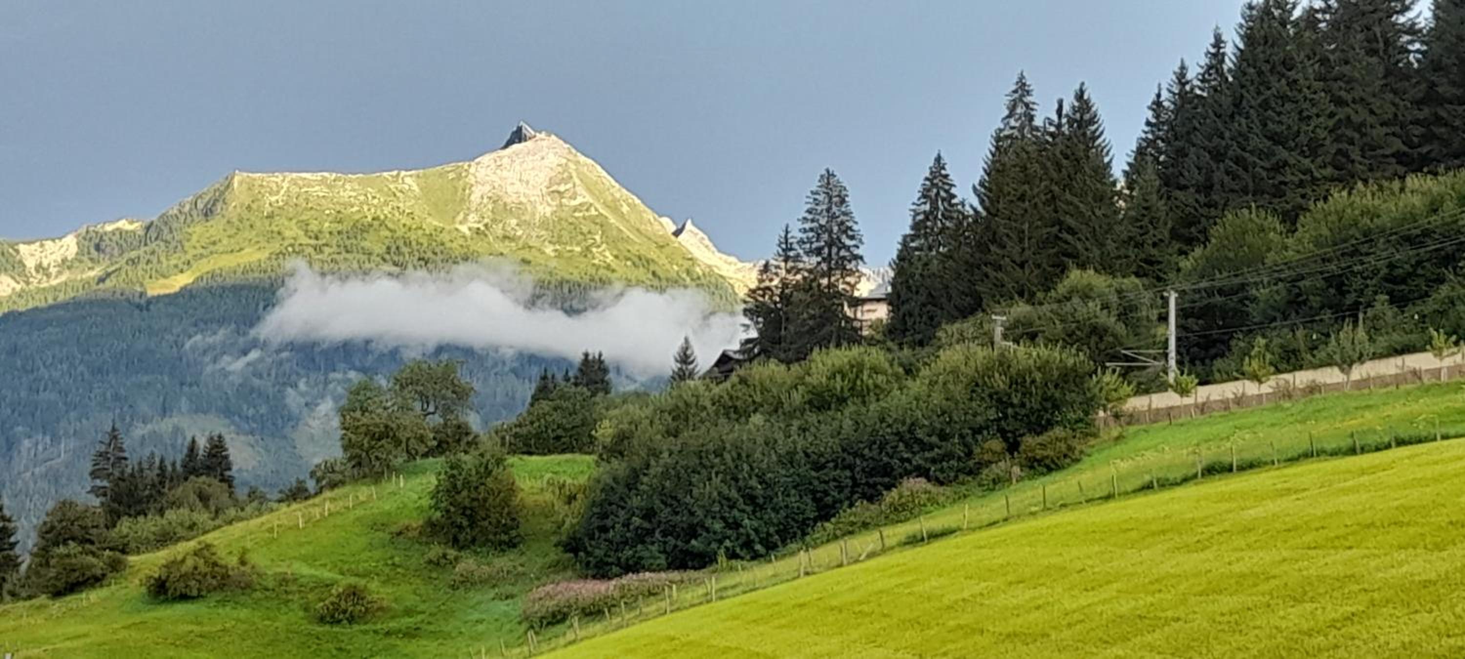 Ferienwohnung am Krausberghof mit Balkon und Parkplatz, Aufenthaltsraum mit Spielmöglichkeiten, Erholung- inmitten der Natur, 6 Fahrminuten zur Alpentherme