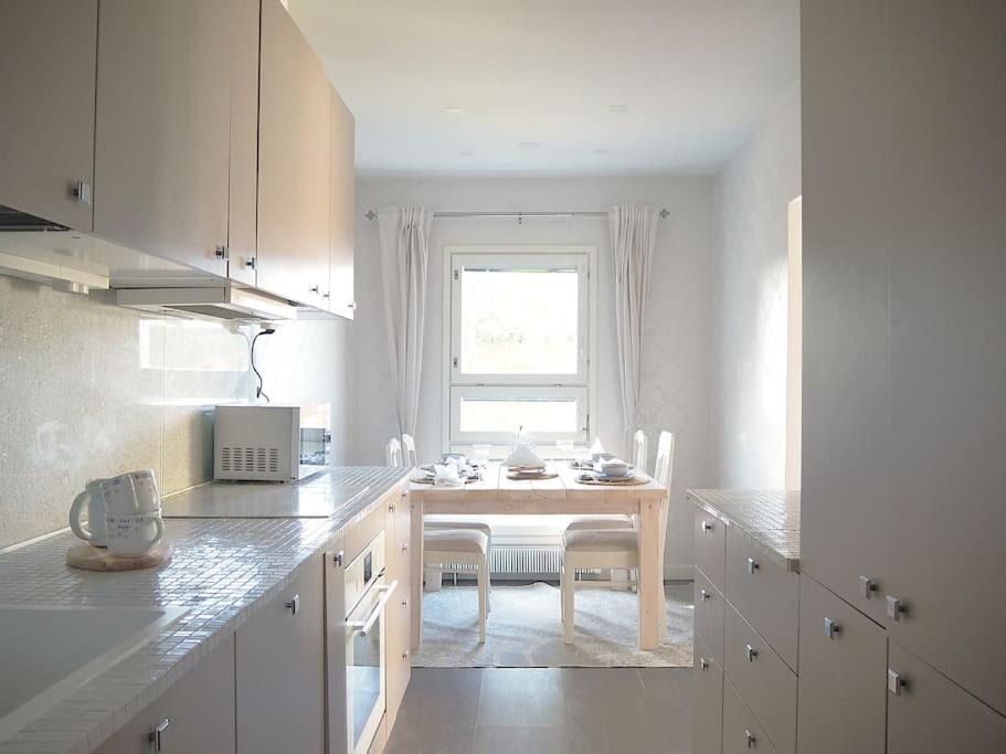 Spacious apartment with balcony and great location