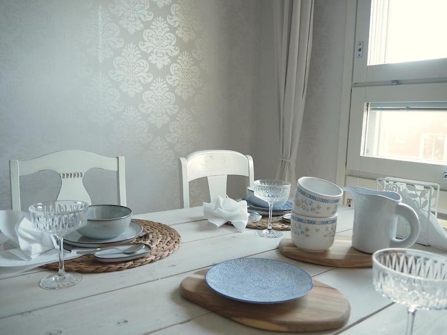 Spacious apartment with balcony and great location