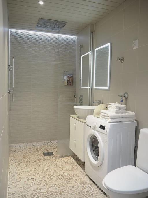 Spacious apartment with balcony and great location