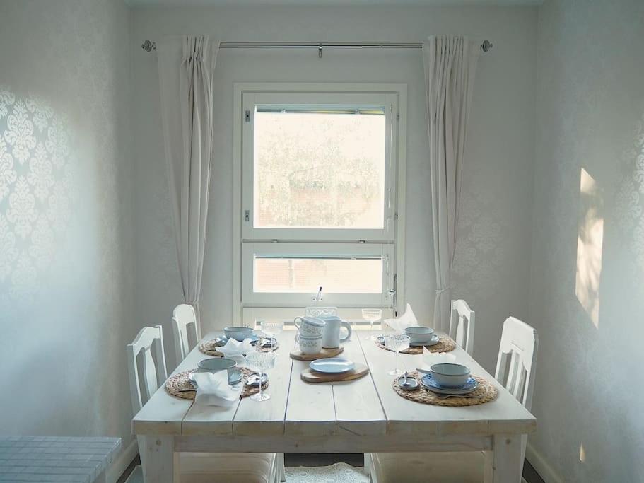 Spacious apartment with balcony and great location