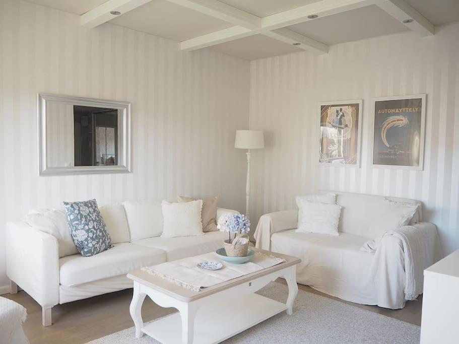 Spacious apartment with balcony and great location