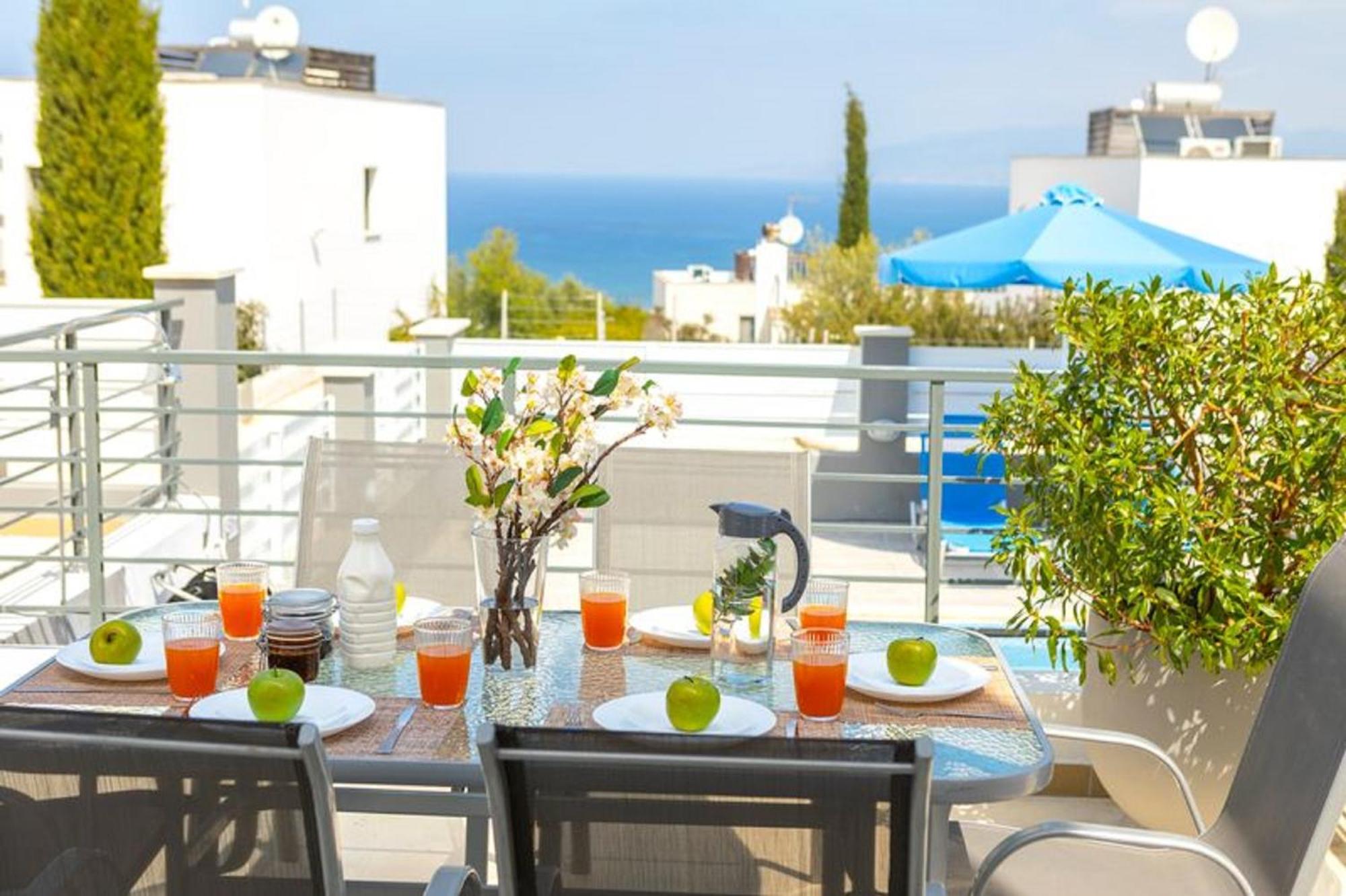 Lenia's Sea View Villa