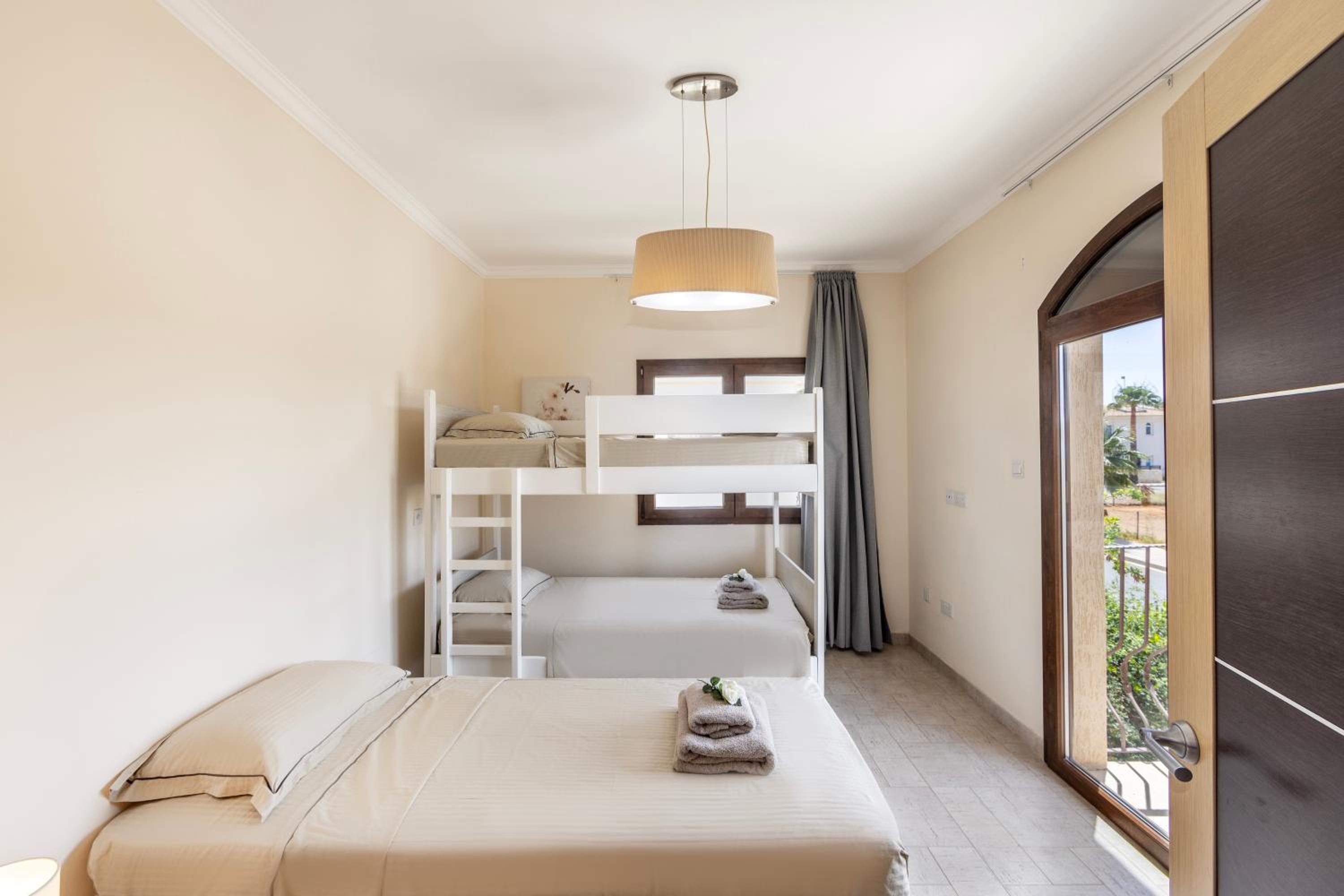 SunnyVillas: 4BR SeaFront Villa*Private Pool*BW44