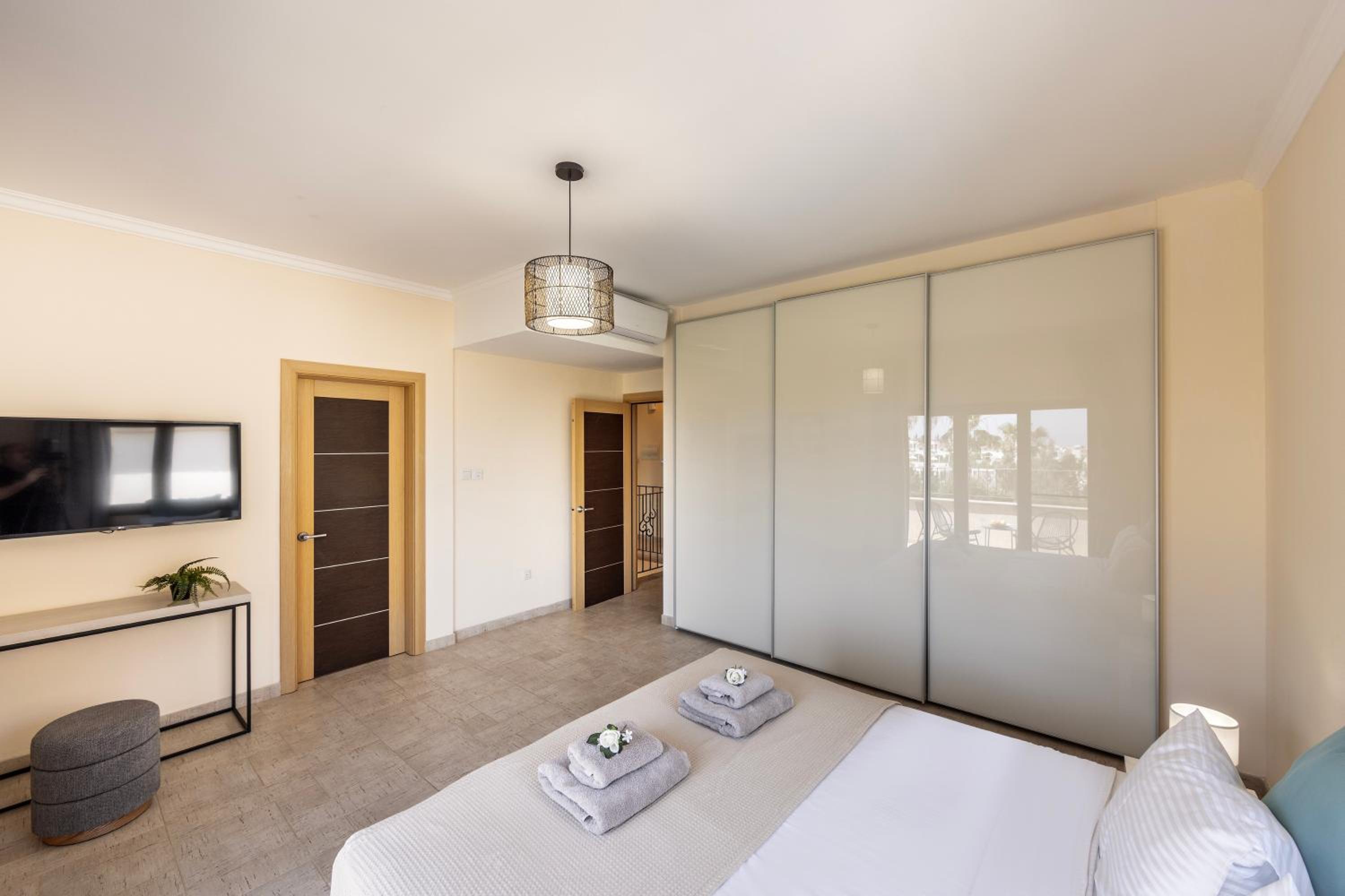 SunnyVillas: 4BR SeaFront Villa*Private Pool*BW44