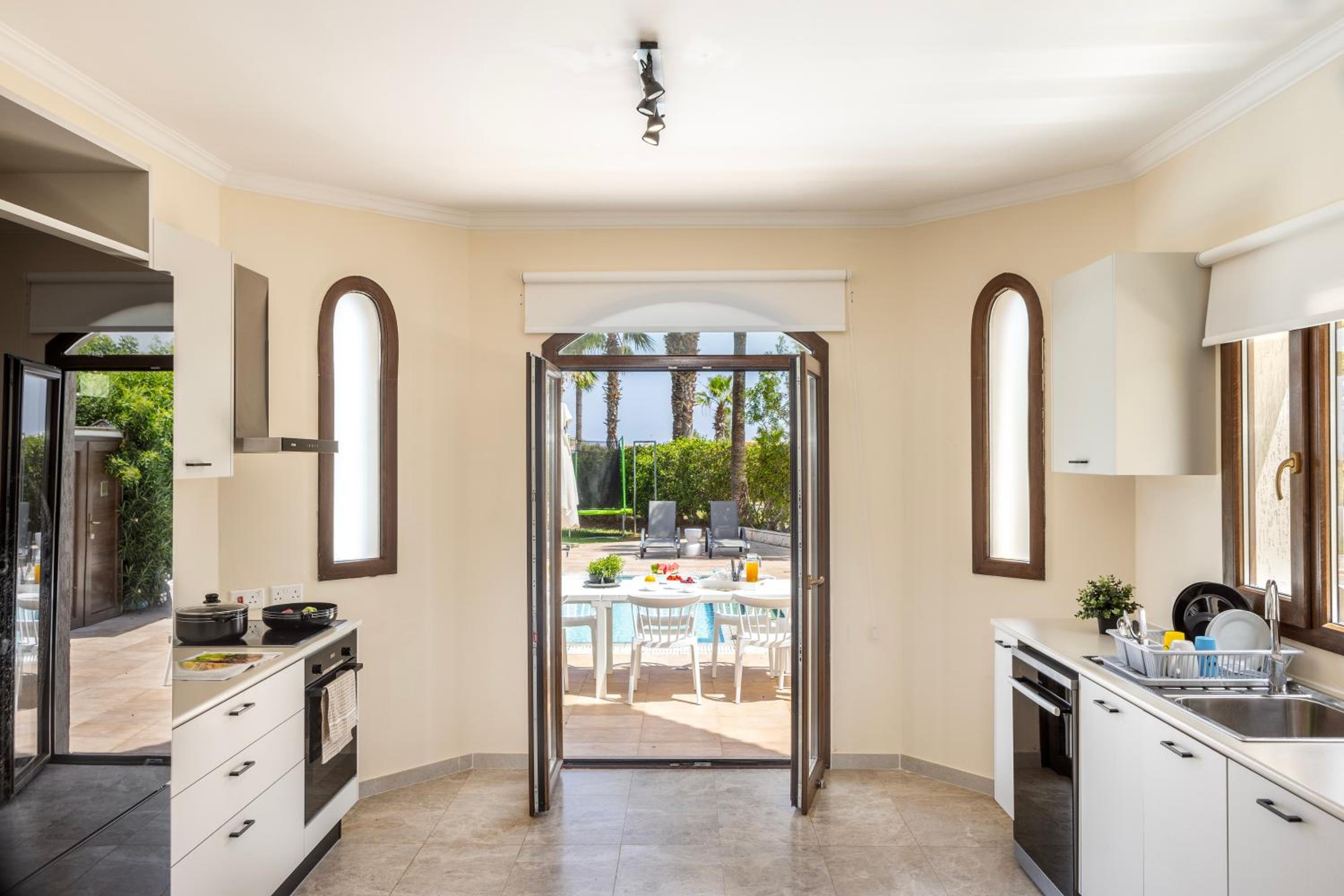 SunnyVillas: 4BR SeaFront Villa*Private Pool*BW44