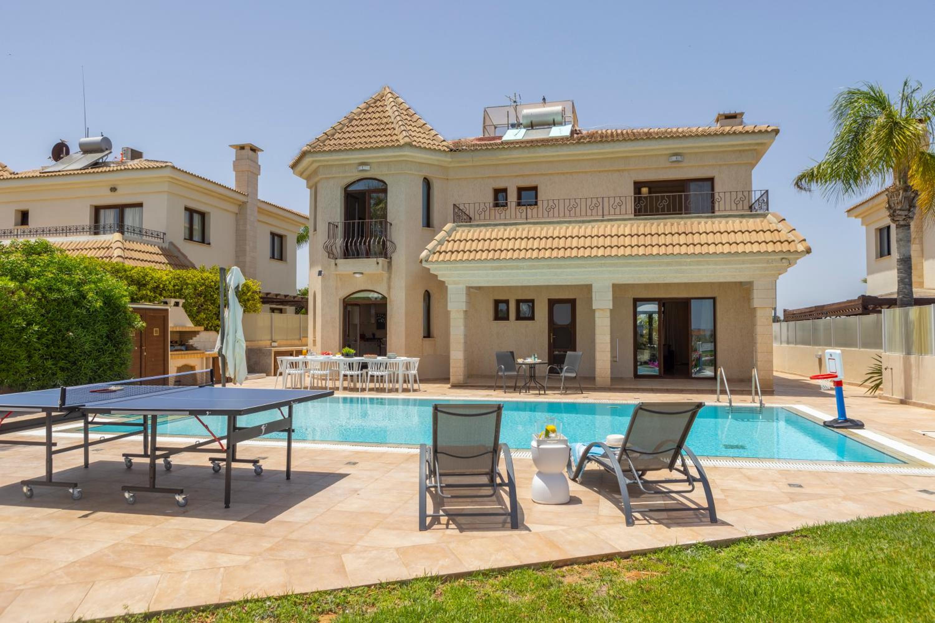 SunnyVillas: 4BR SeaFront Villa*Private Pool*BW44