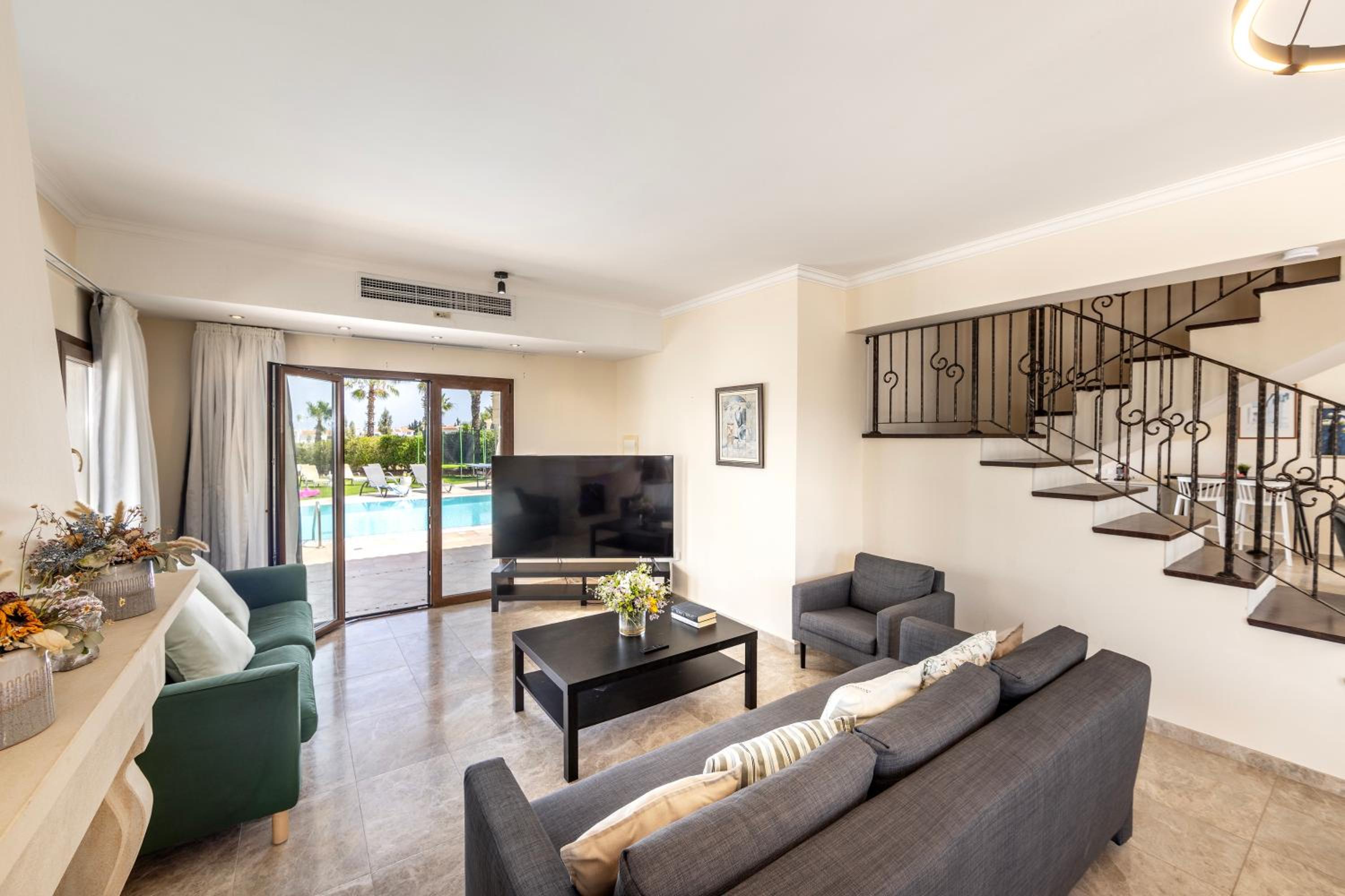 SunnyVillas: 4BR SeaFront Villa*Private Pool*BW44