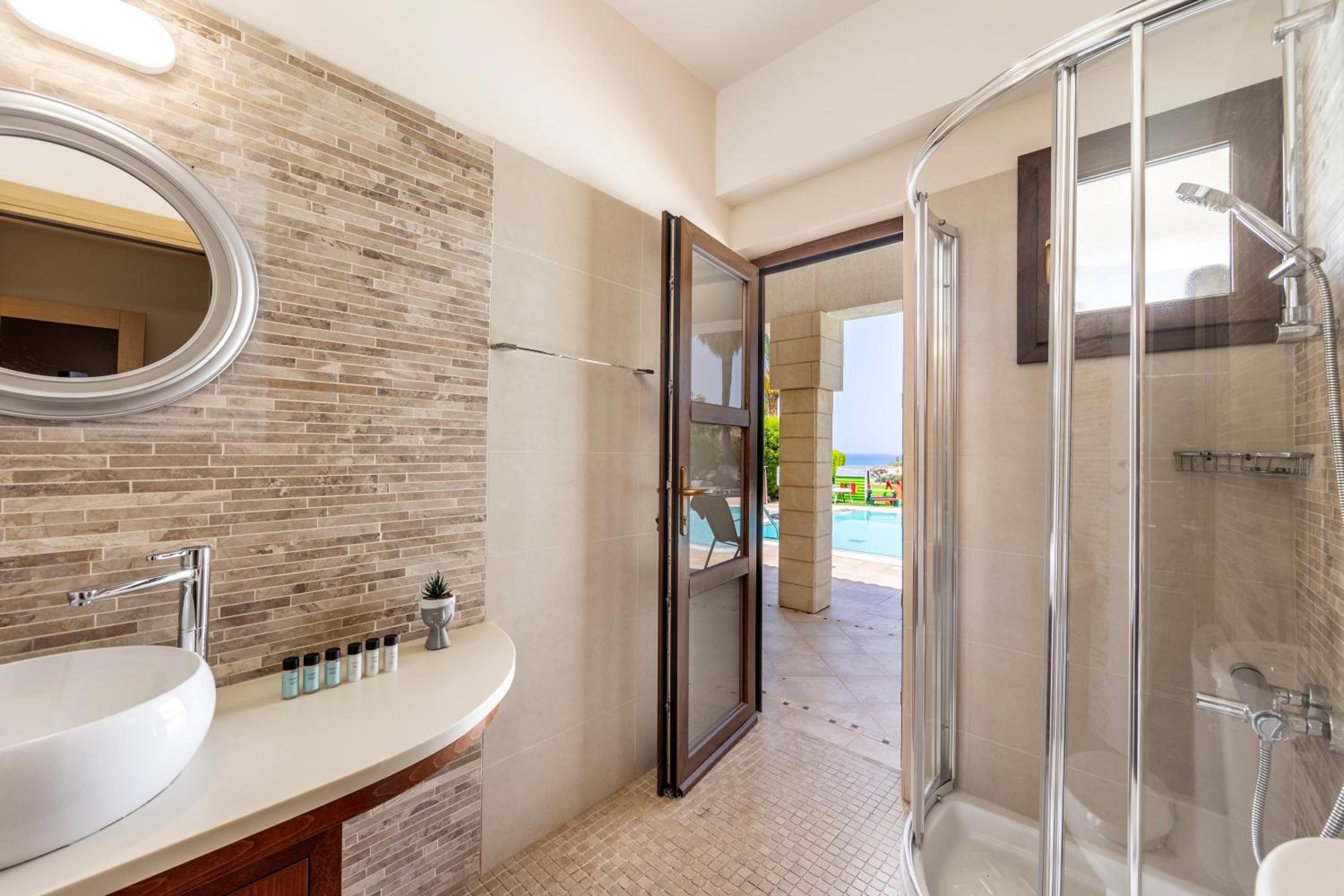 SunnyVillas: 4BR SeaFront Villa*Private Pool*BW44
