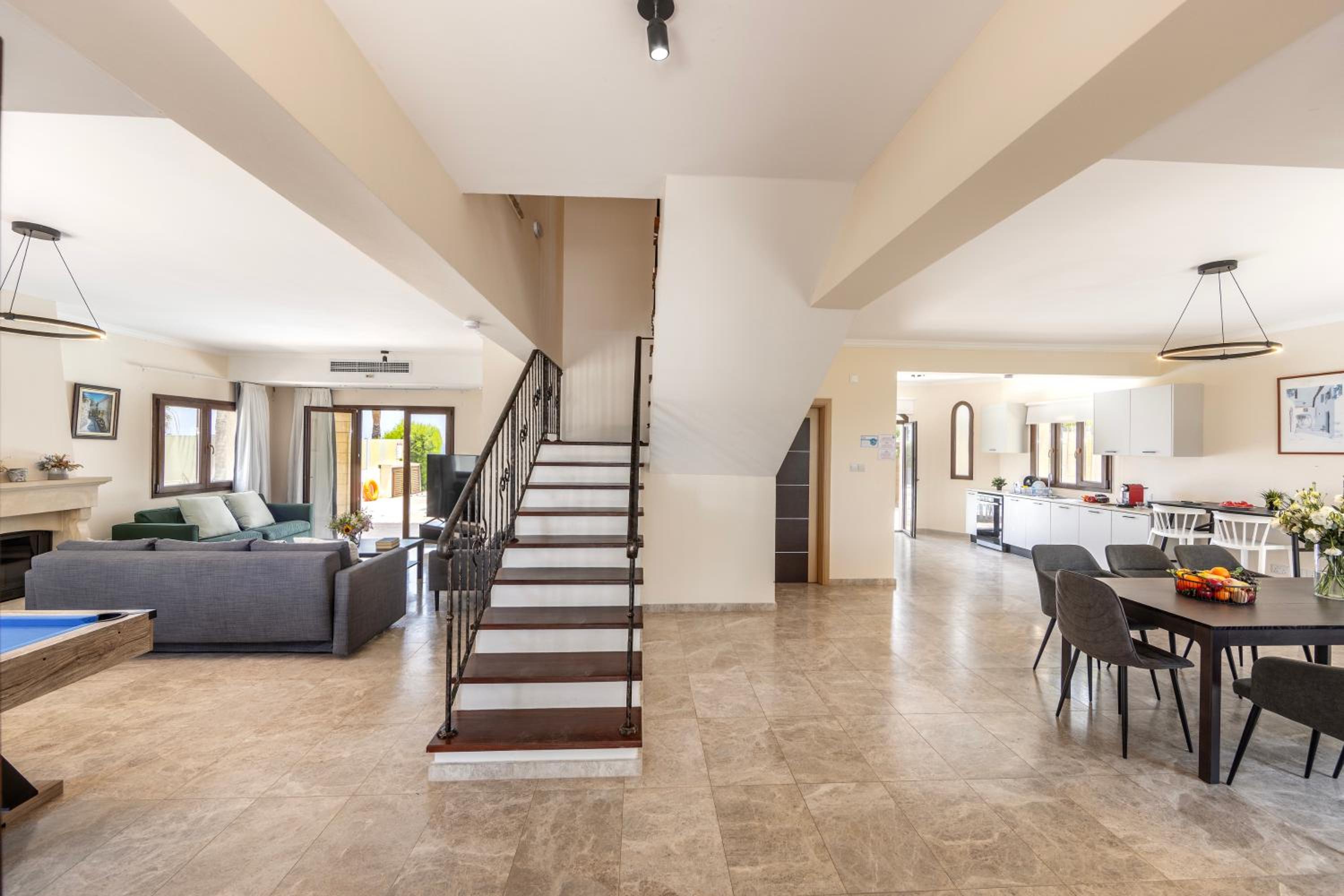SunnyVillas: 4BR SeaFront Villa*Private Pool*BW44