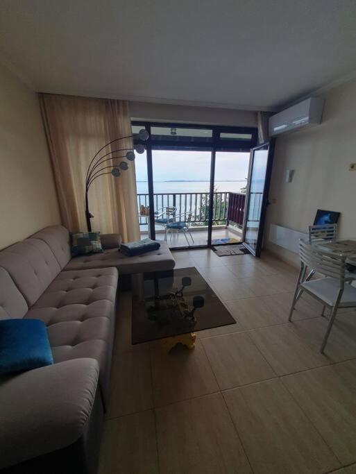 Stunning Beach View Apartment