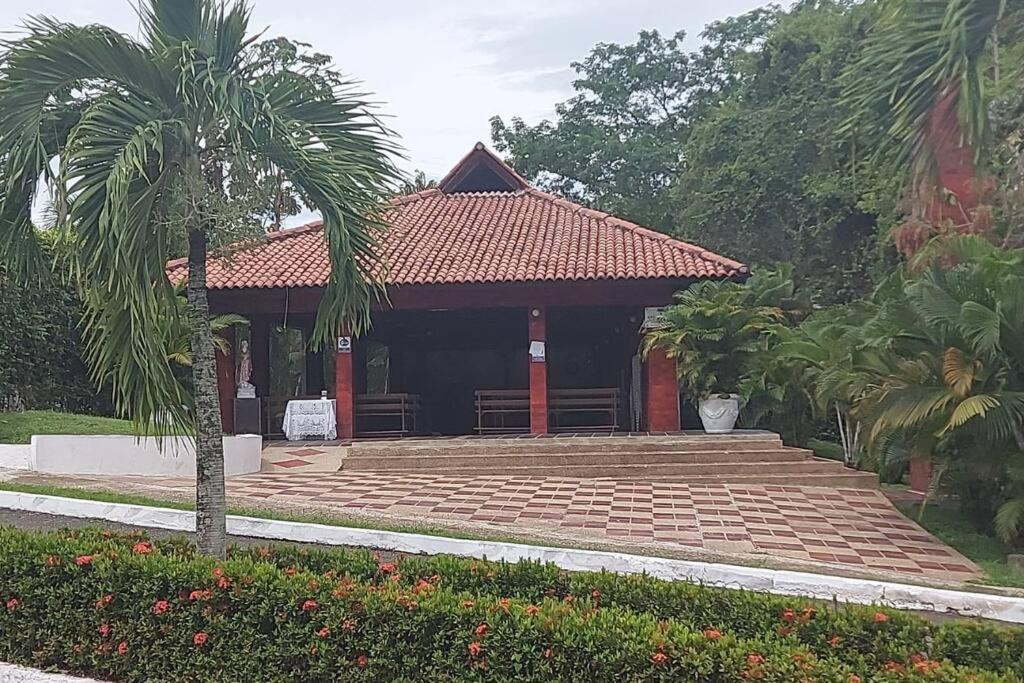 Acogedora casa de descanso con piscina privada