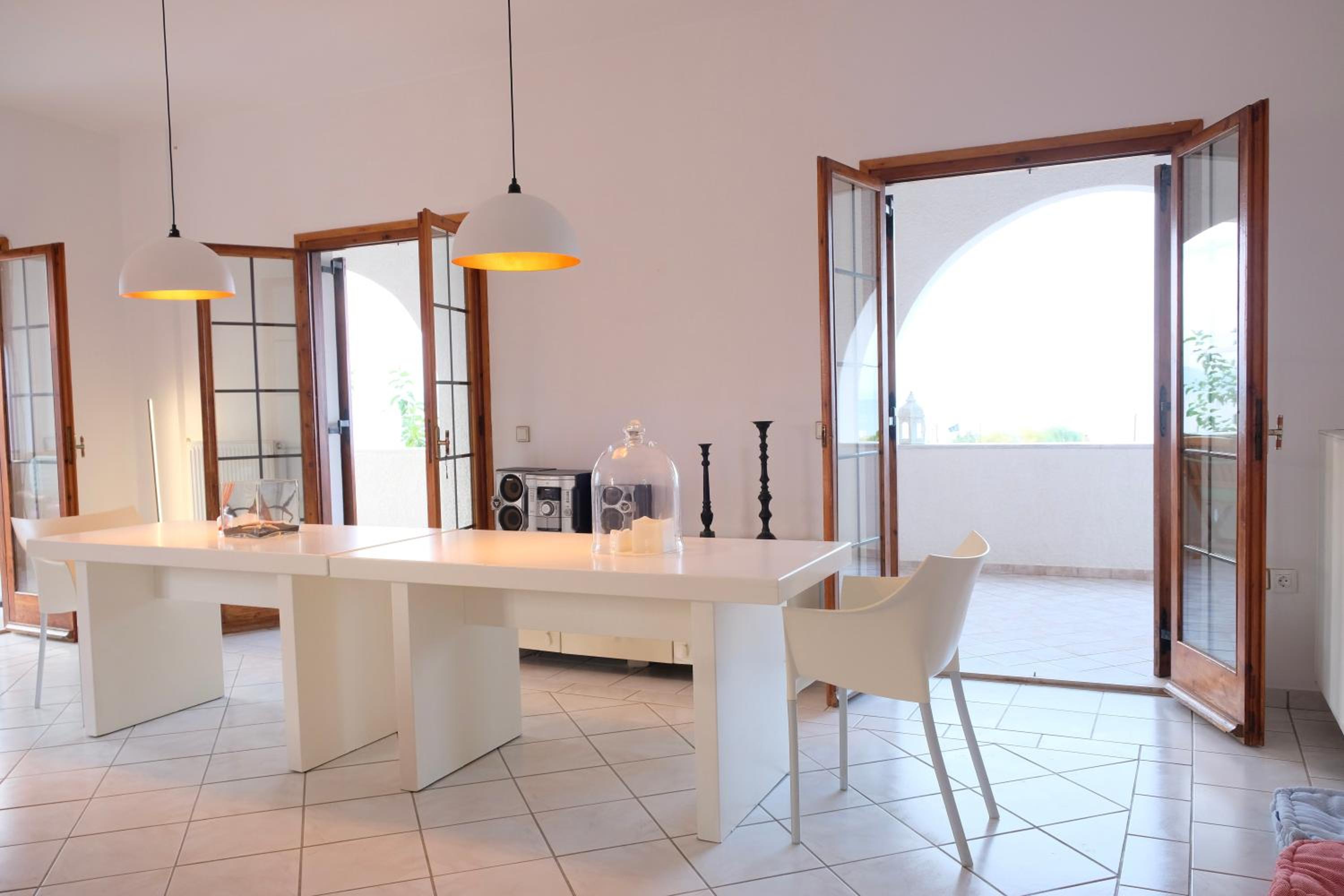 Spacious holiday house with seaview and garden view 2