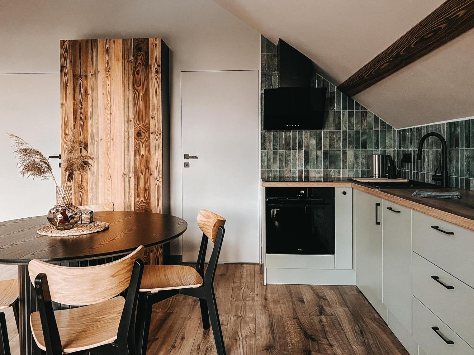 Okno w Gorce- 1 apartament z BALIĄ na wyłączność- Gorce, Pieniny, jezioro Czorsztyńskie