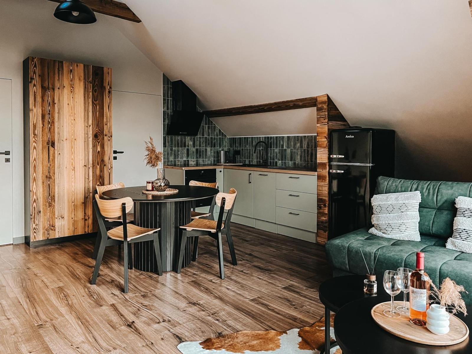 Okno w Gorce- 1 apartament z BALIĄ na wyłączność- Gorce, Pieniny, jezioro Czorsztyńskie