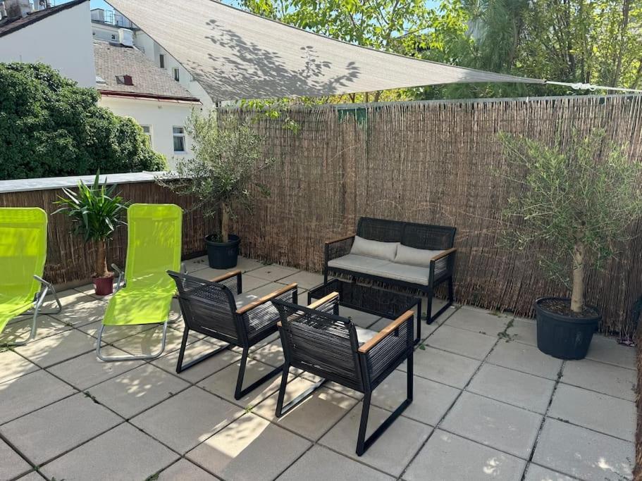 Relax auf der Terrasse in Wien