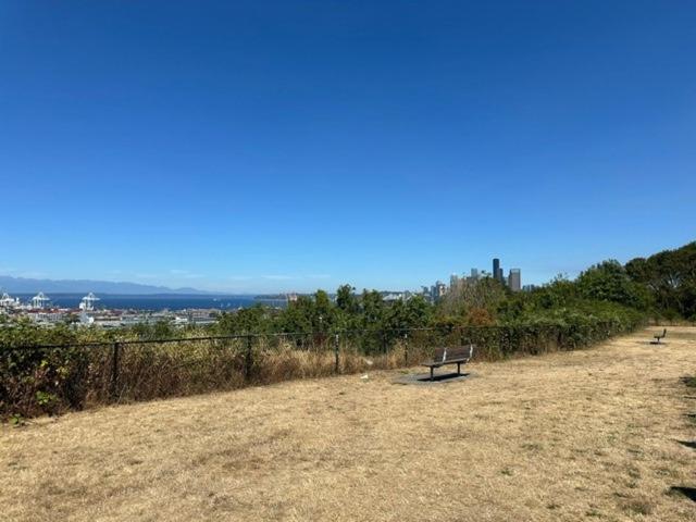 Amazing PNW Properties LLC -GREAT LOCATION! view 3