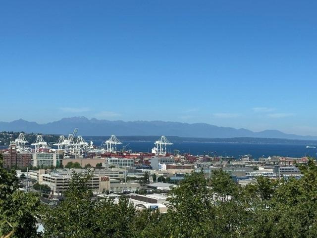 Amazing PNW Properties LLC -GREAT LOCATION! view 4