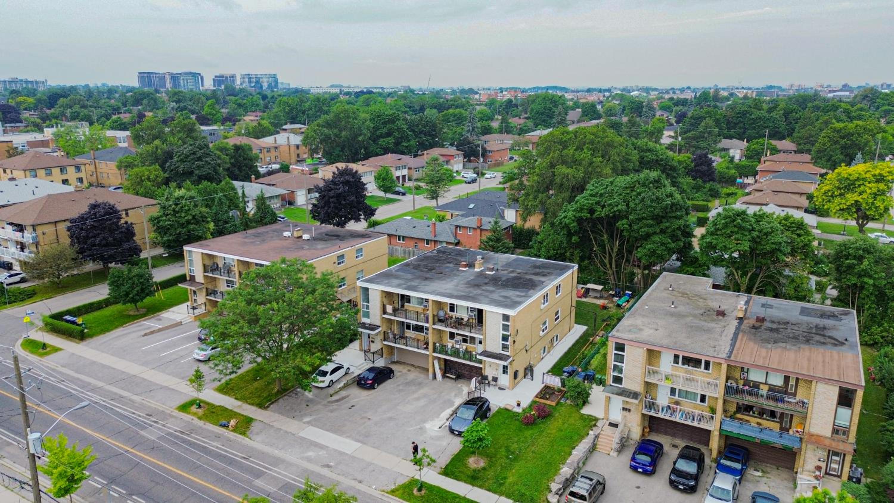 Room near Sheppard Ave with Wi-Fi, Essentials, Parking, Kitchen