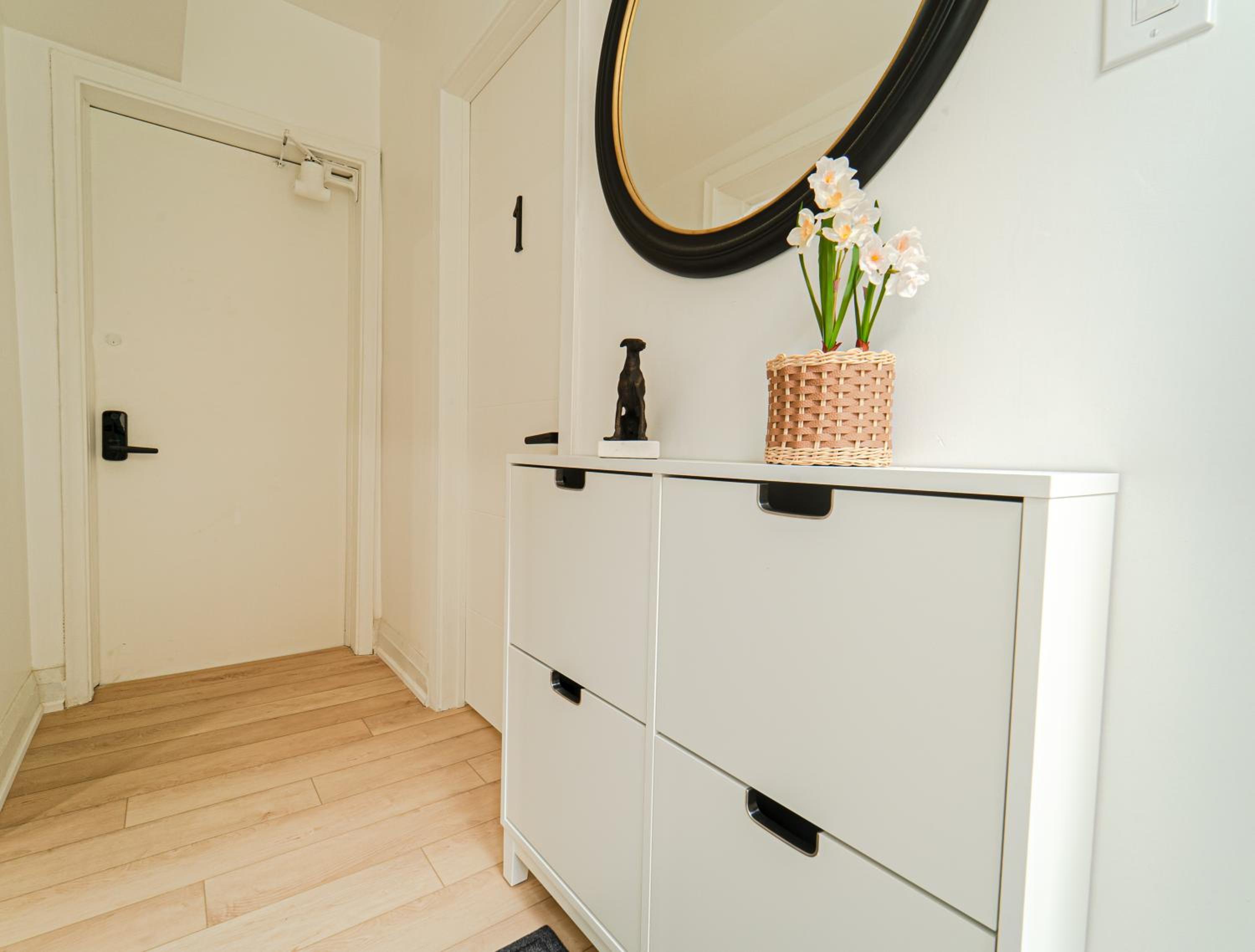 Room near Sheppard Ave with Wi-Fi, Essentials, Parking, Kitchen