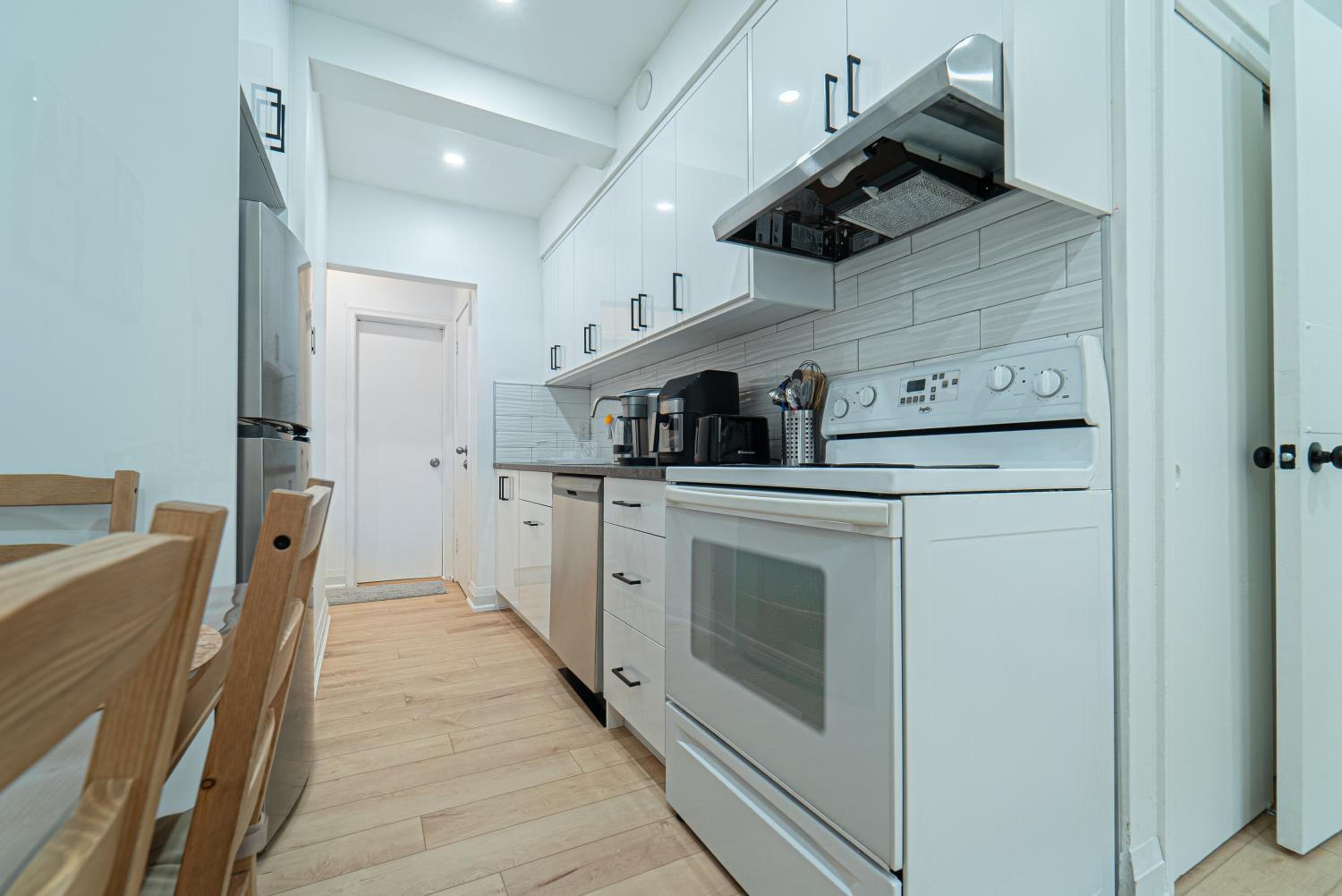 Room near Sheppard Ave with Wi-Fi, Essentials, Parking, Kitchen