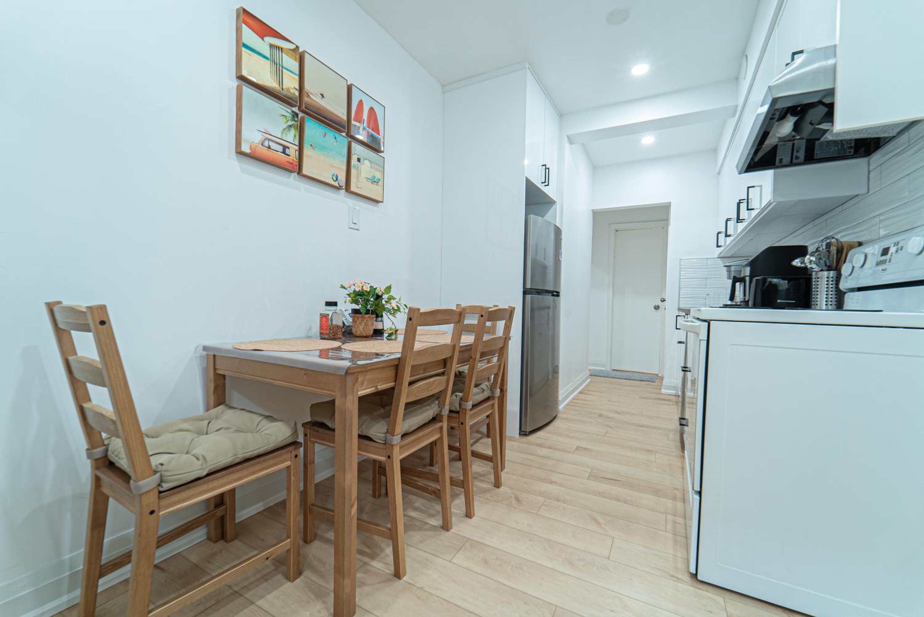 Room near Sheppard Ave with Wi-Fi, Essentials, Parking, Kitchen