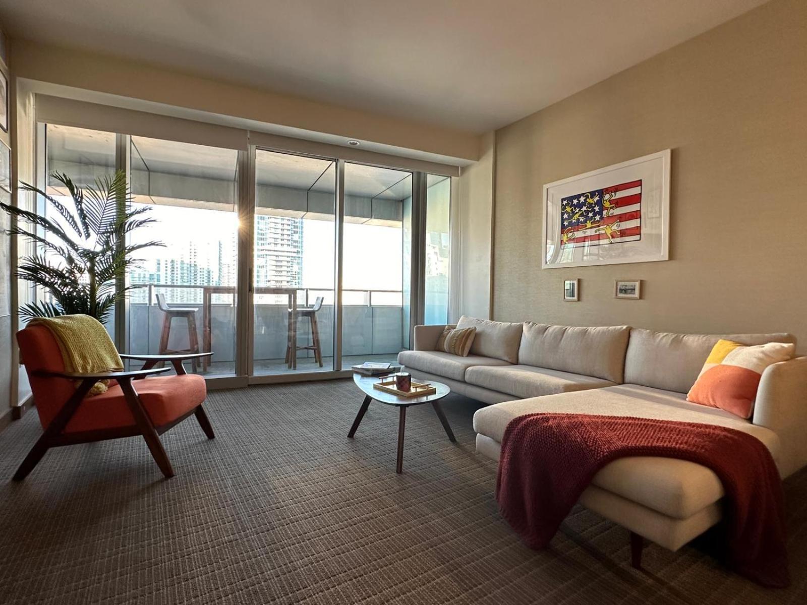Brickell 31th Floor Sea View Free Parking by Palermo Home Miami