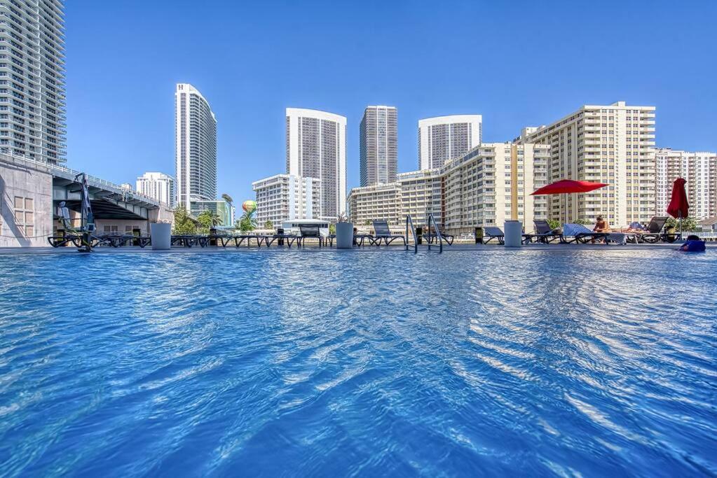 High-Floor Oceanview Apartment