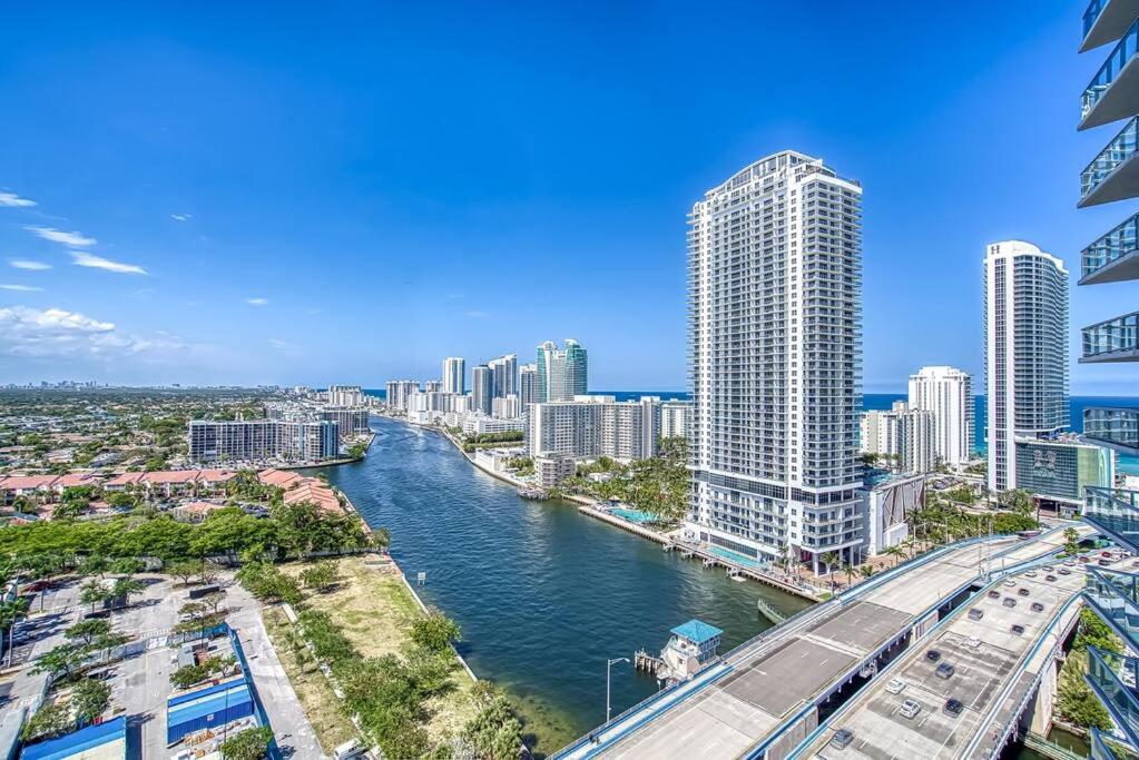 High-Floor Oceanview Apartment