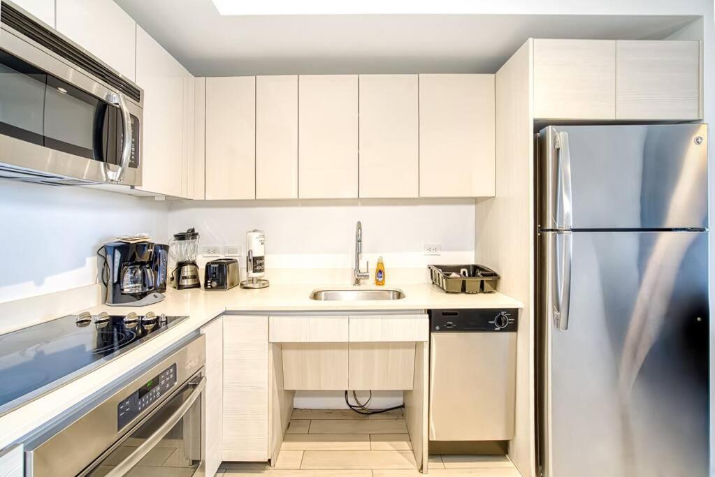 High-Floor Oceanview Apartment
