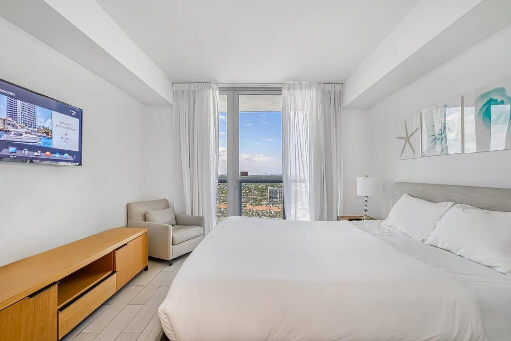 High-Floor Oceanview Apartment