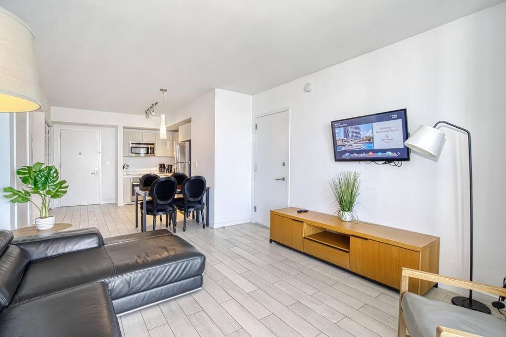 High-Floor Oceanview Apartment
