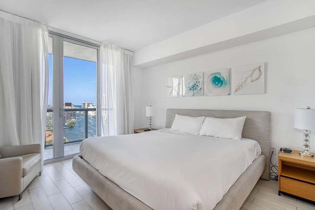 High-Floor Oceanview Apartment