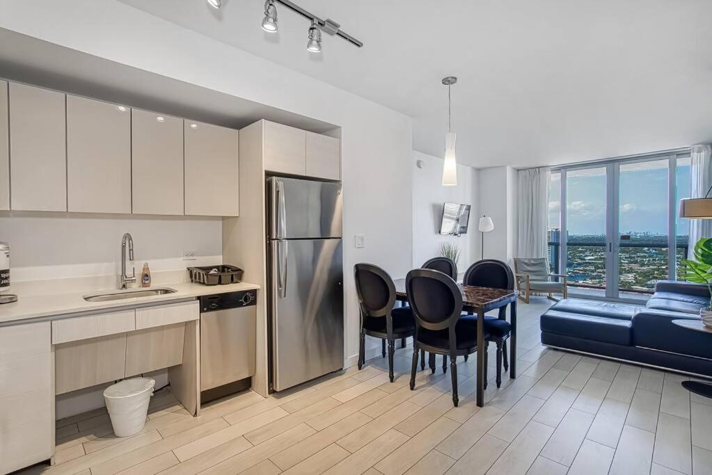 High-Floor Oceanview Apartment