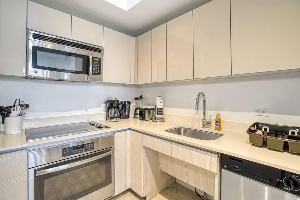 High-Floor Oceanview Apartment