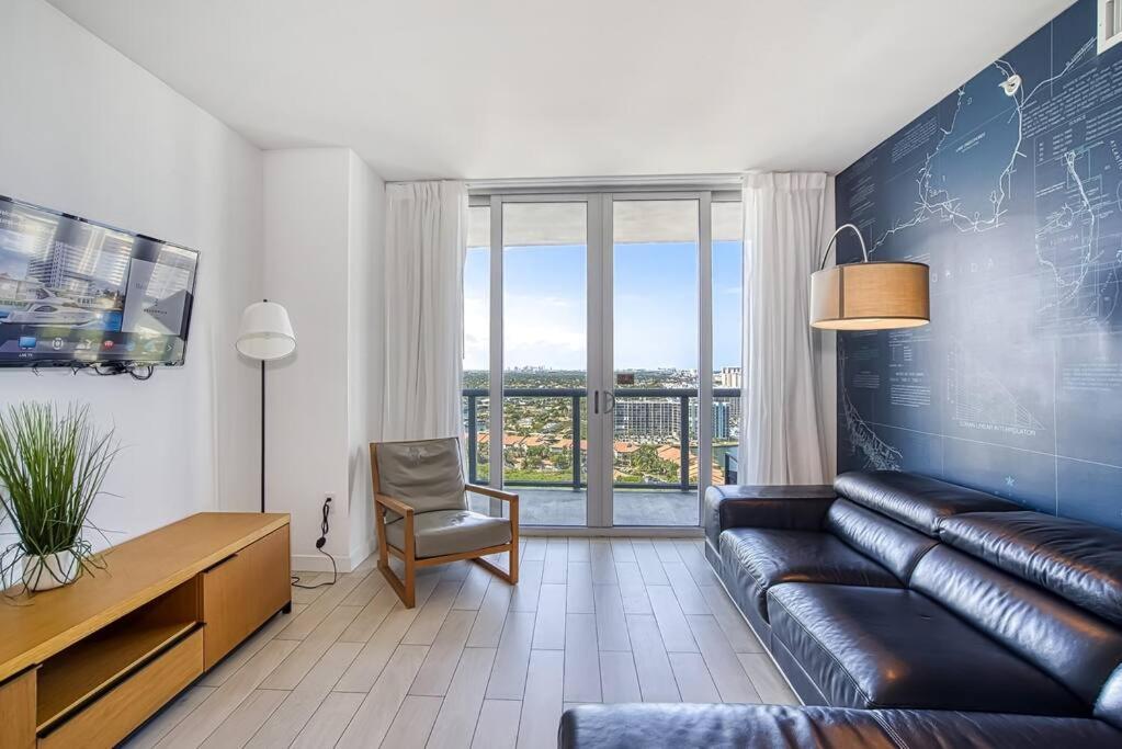 High-Floor Oceanview Apartment