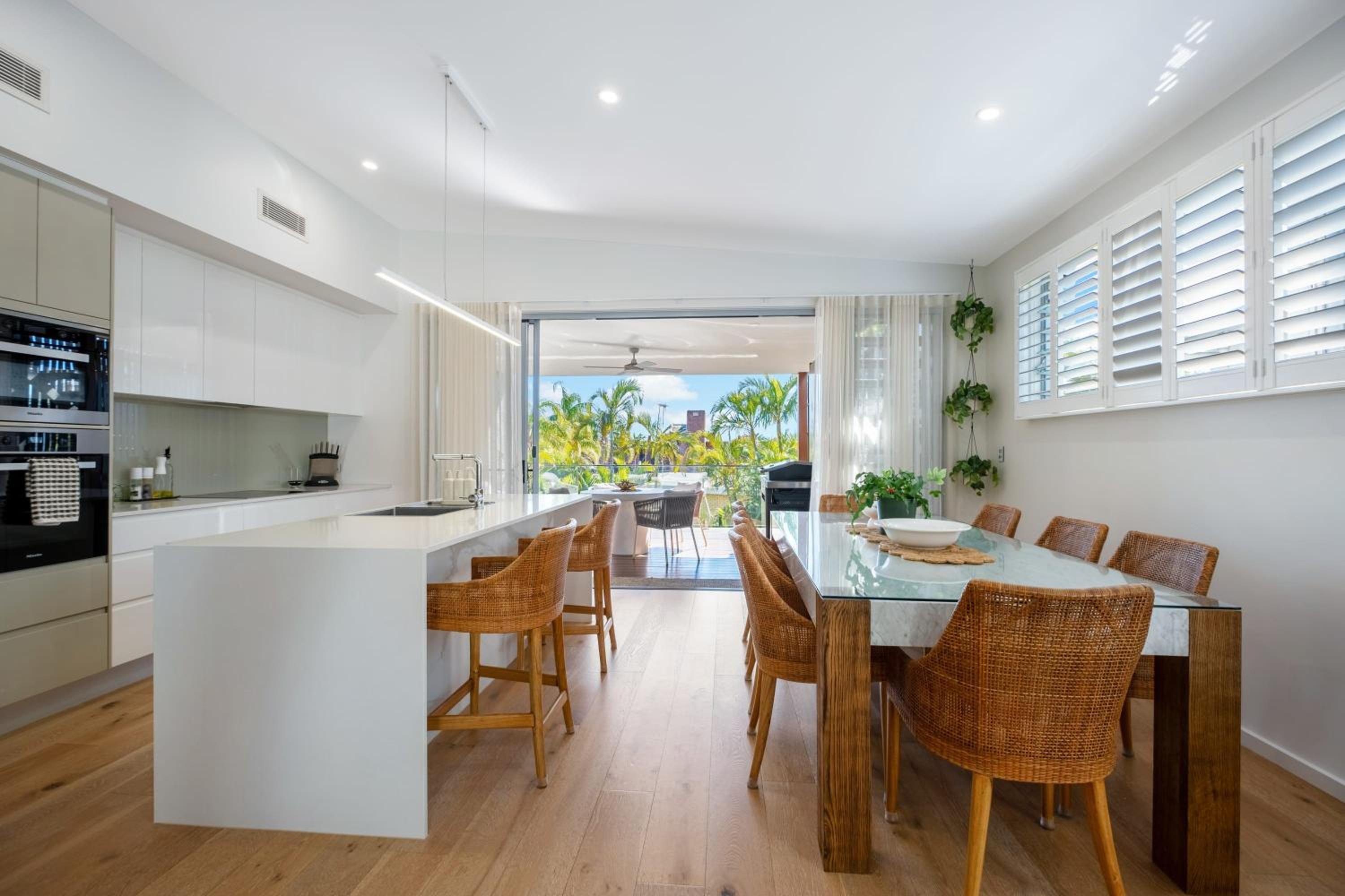 Seaside Luxury in Alexandra Headland