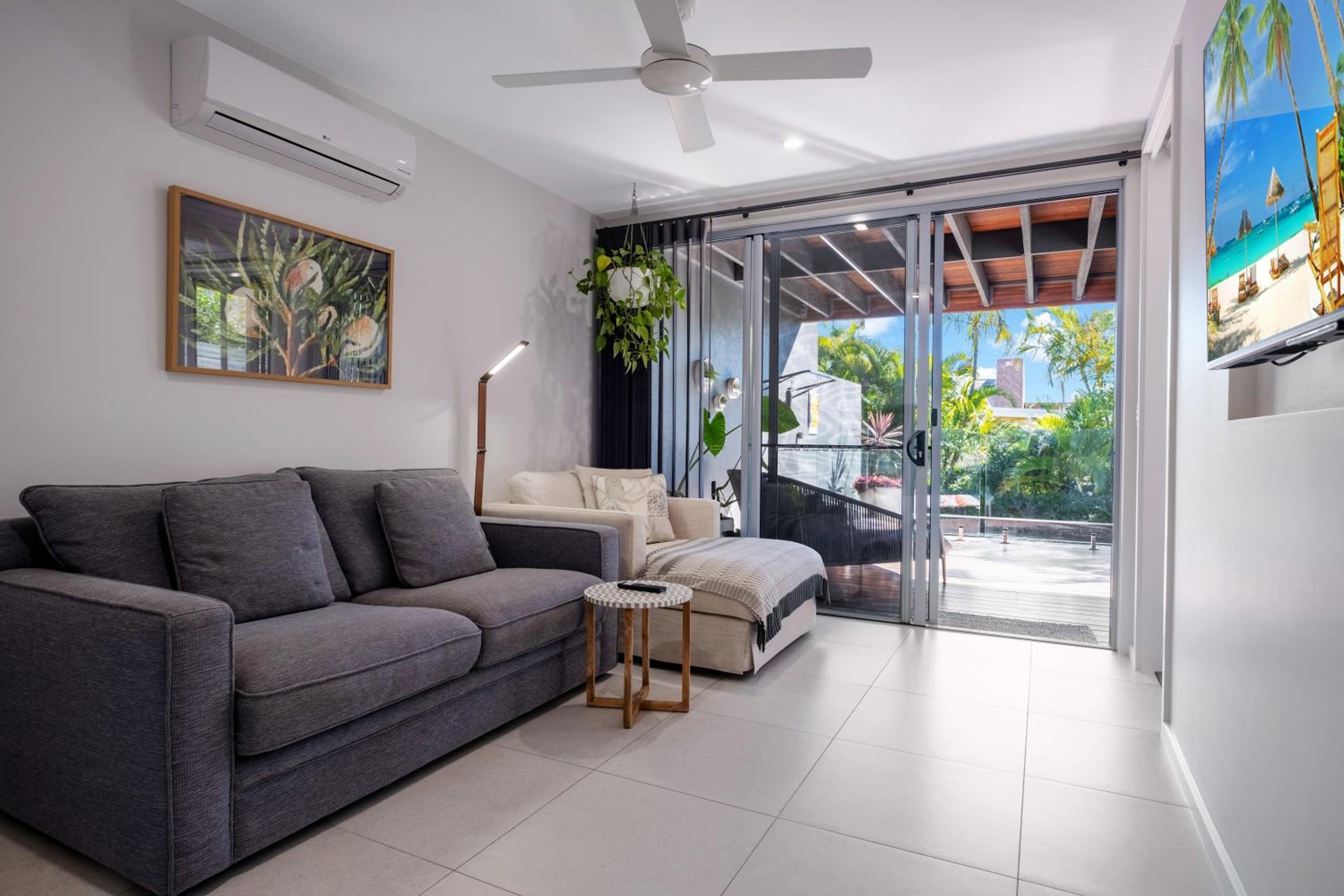 Seaside Luxury in Alexandra Headland