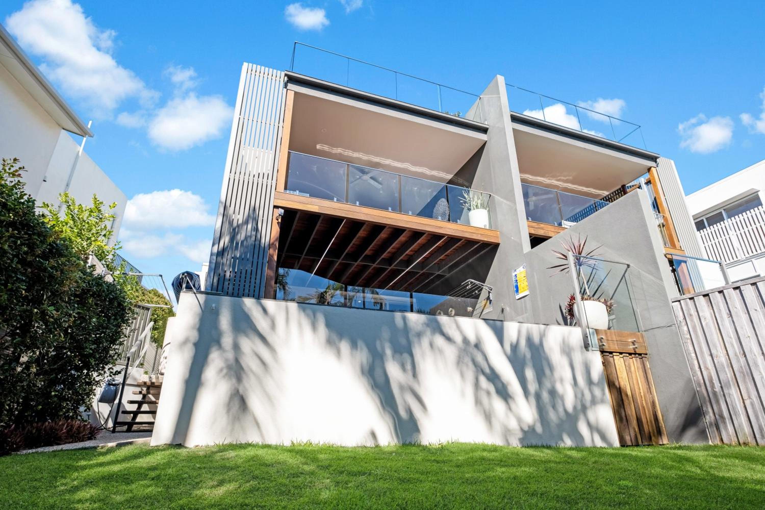 Seaside Luxury in Alexandra Headland