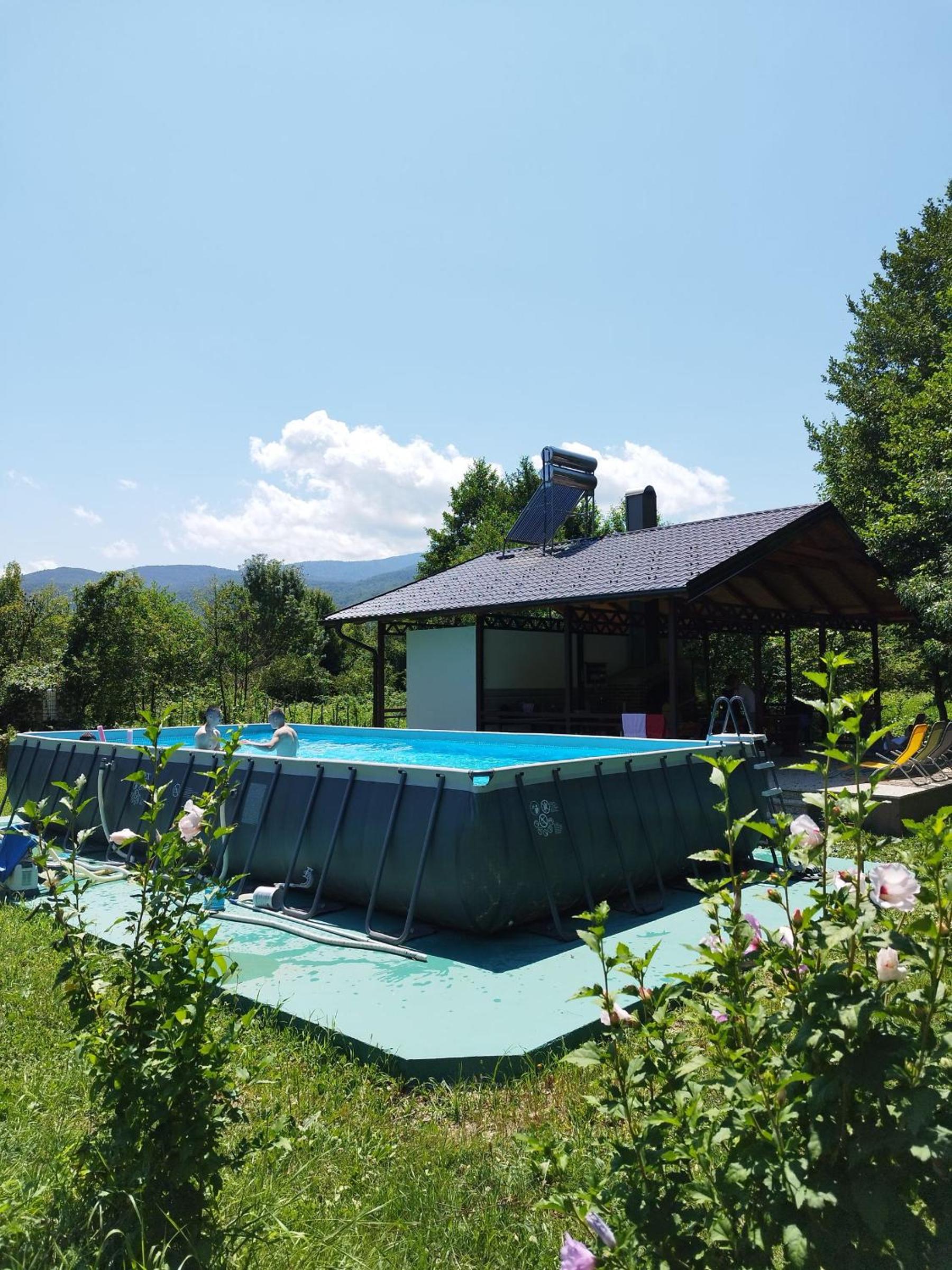 Kuća u šumi - Forest house near National park Una - Air Spa Lohovo