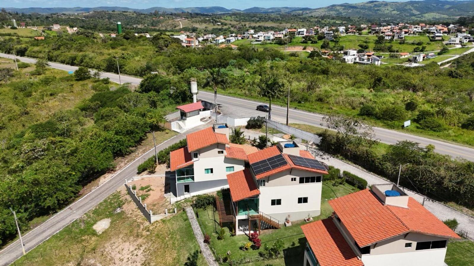 CASA TOTALMENTE EQUIPADA AMPLA E CONFORTAVEL em CONDOMINIO - CHÃ GRANDE-PE