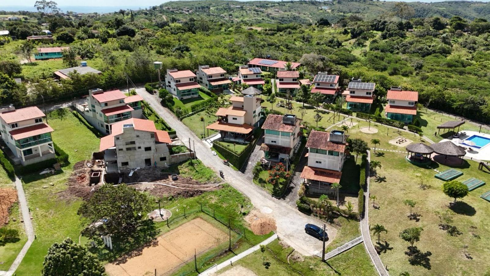 CASA TOTALMENTE EQUIPADA AMPLA E CONFORTAVEL em CONDOMINIO - CHÃ GRANDE-PE