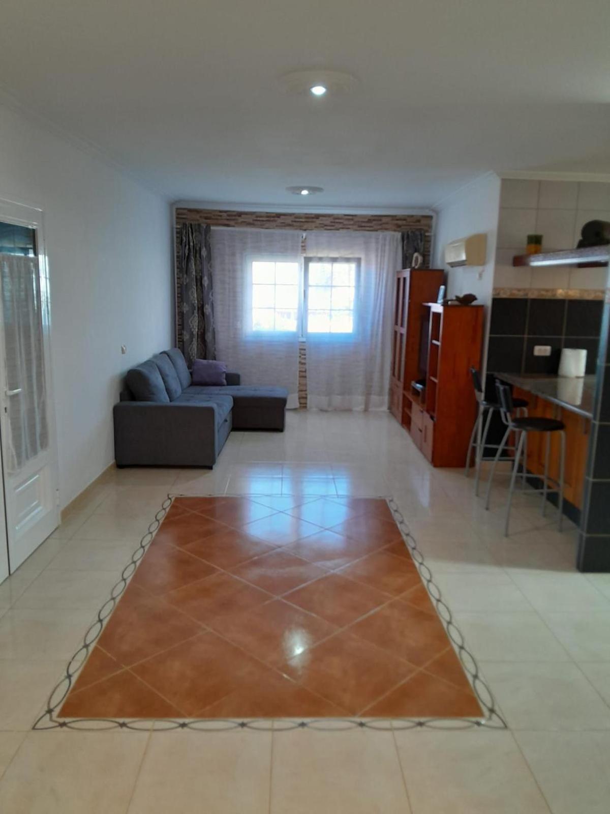 Villa LUCIAN en Adeje con Vistas al Atlántico