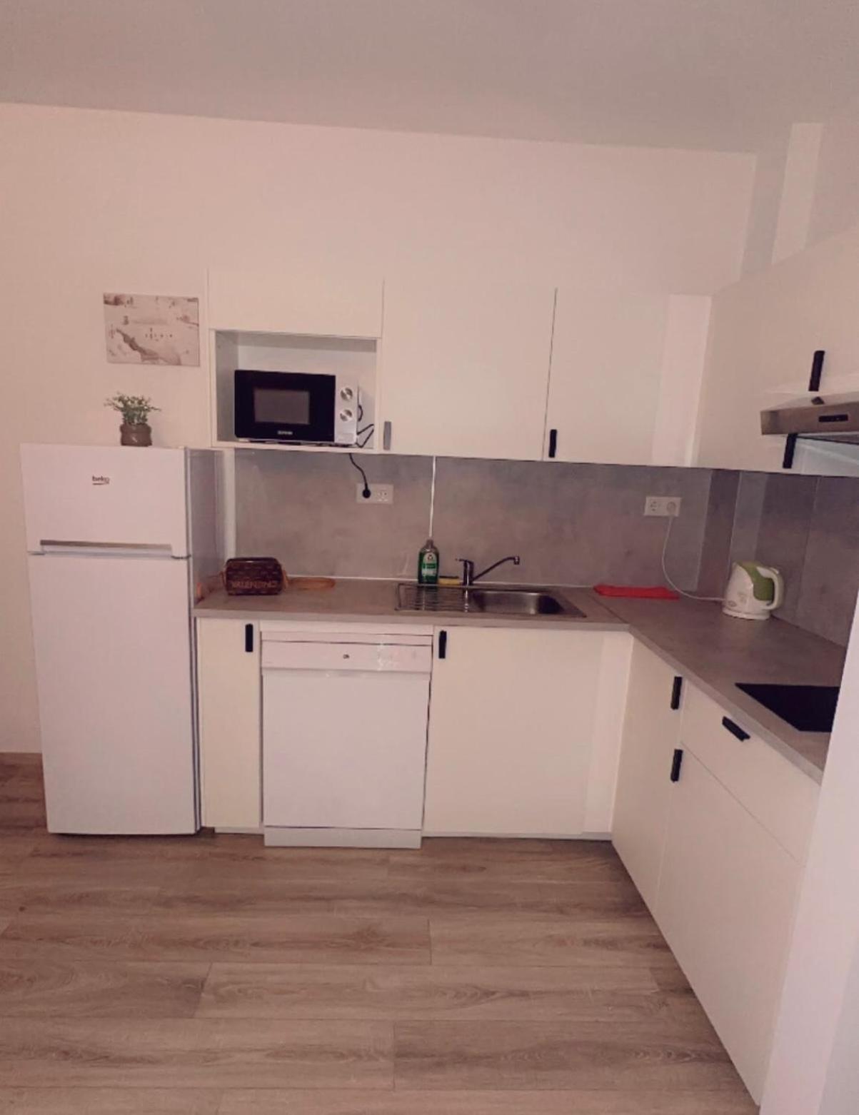Kőris Pool Apartments