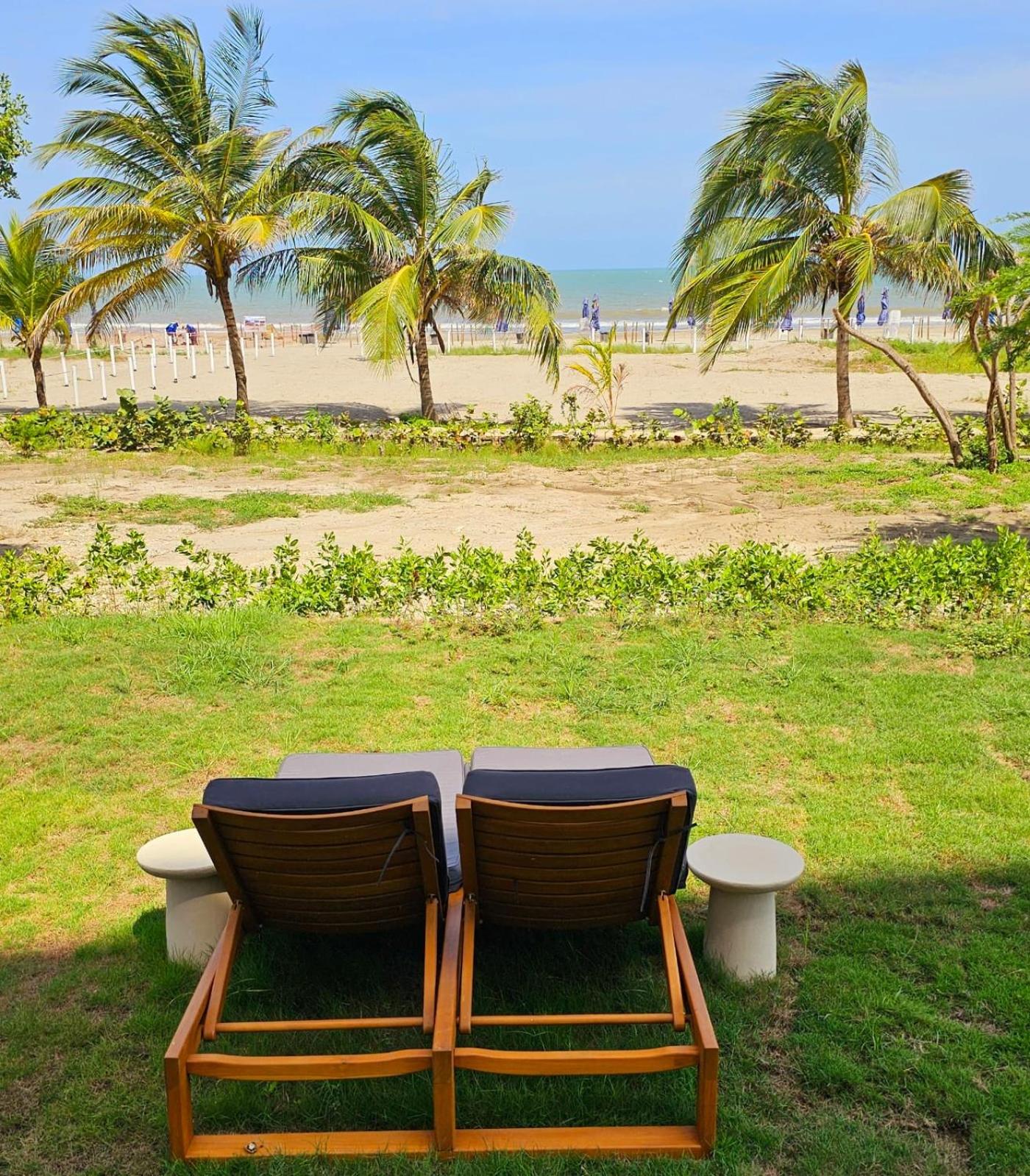 HERMOSO APARTAMENTO EN CARTAGENA-MORROS EOS-VISTA AL MAR- SALIDA DIRECTA a LA PLAYA