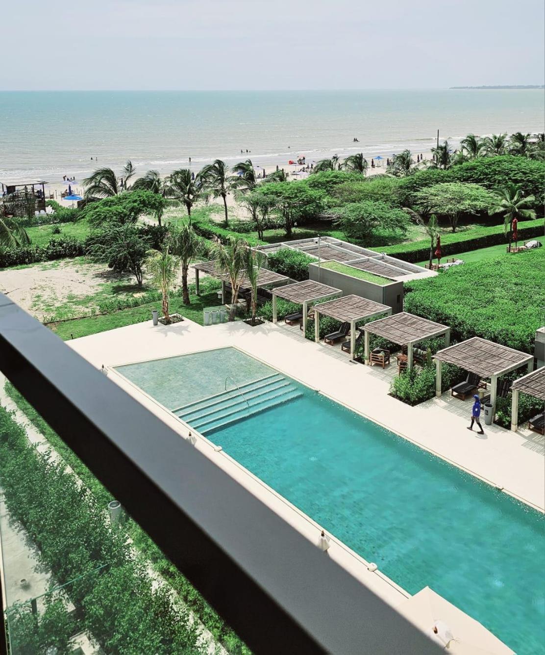 HERMOSO APARTAMENTO EN CARTAGENA-MORROS EOS-VISTA AL MAR- SALIDA DIRECTA a LA PLAYA